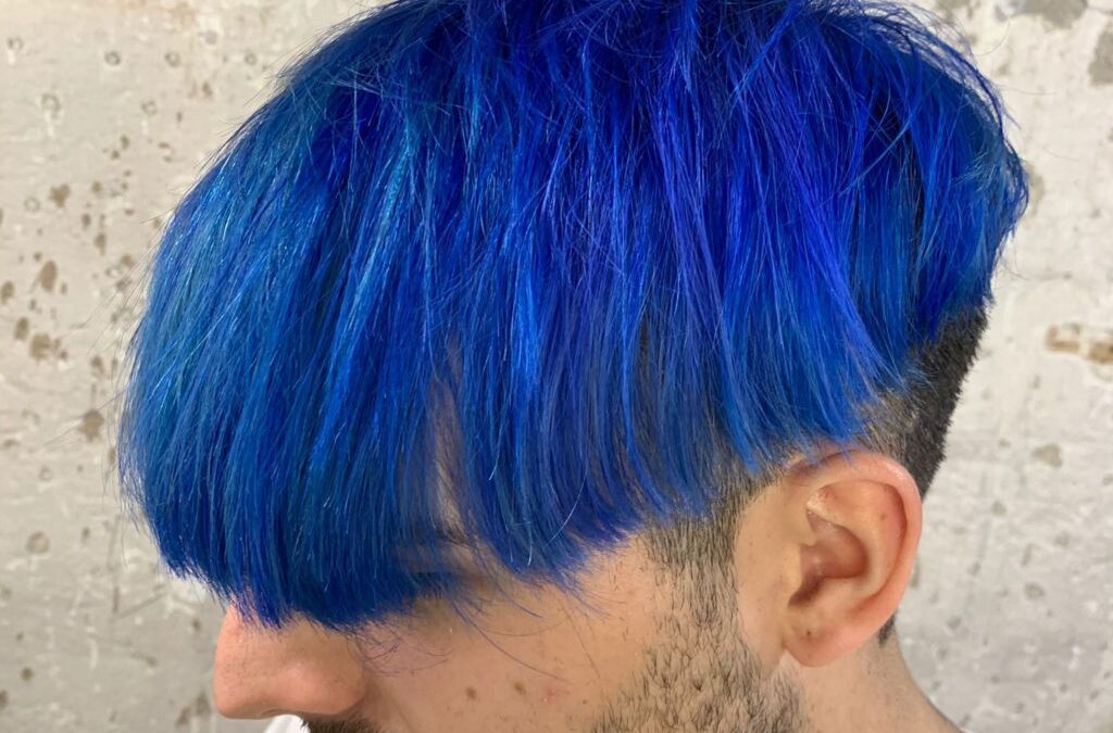 Curare i capelli colorati: 3 prodotti fondamentali