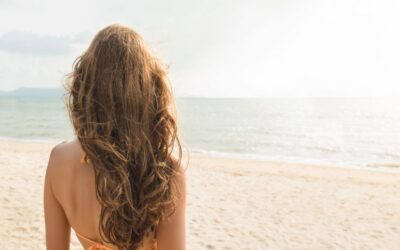 Cura dei capelli in vacanza: cosa portarsi?